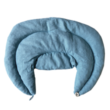 Laden Sie das Bild in den Galerie-Viewer, Nacken Kirschkernkissen mit Schlaufe und Stehkragen - 100% Baumwolle - 4 Farben