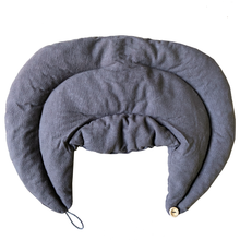 Laden Sie das Bild in den Galerie-Viewer, Nacken Kirschkernkissen mit Schlaufe und Stehkragen - 100% Baumwolle - 4 Farben