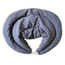 Laden Sie das Bild in den Galerie-Viewer, Nacken Kirschkernkissen mit Schlaufe und Stehkragen - 100% Baumwolle - 4 Farben