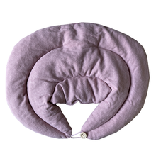 Laden Sie das Bild in den Galerie-Viewer, Nacken Kirschkernkissen mit Schlaufe und Stehkragen - 100% Baumwolle - 4 Farben