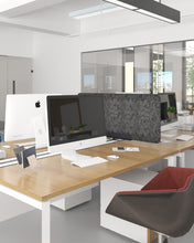 Laden Sie das Bild in den Galerie-Viewer, Akustik Trennwand für Schreibtische aus Filz mit stabilem Standfuß